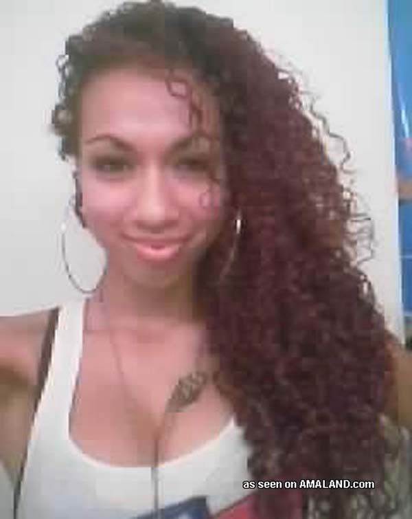 Nice gallery of a mulatto chick's fine selfpics #73356992