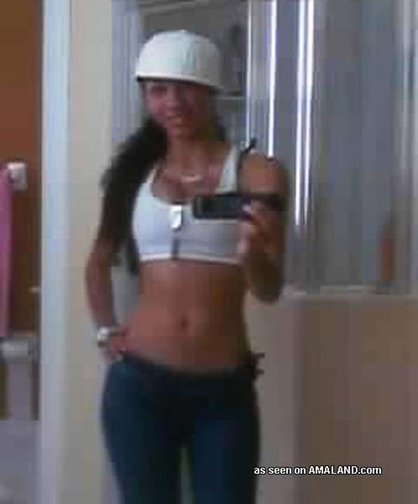 Nice gallery of a mulatto chick's fine selfpics #73357011