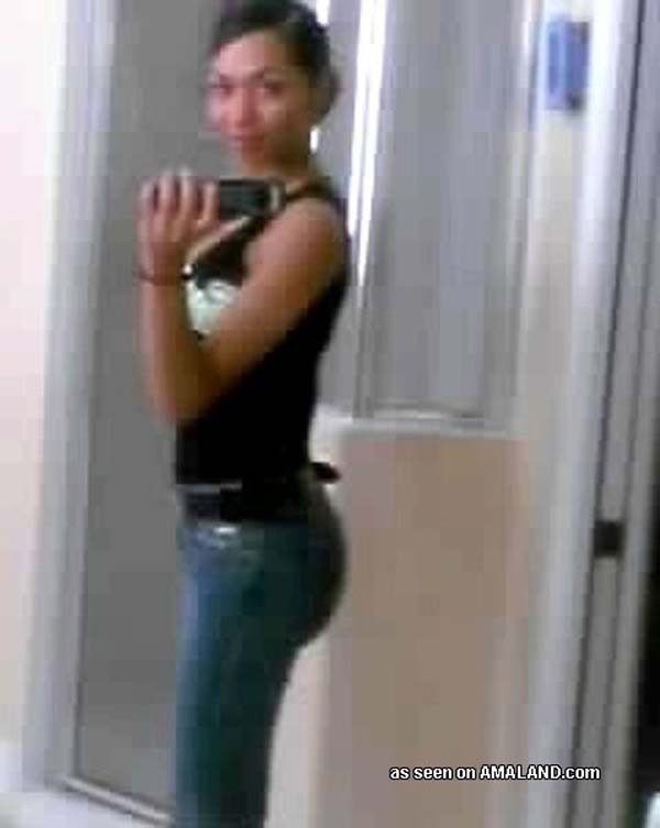 Nice gallery of a mulatto chick's fine selfpics #73357024