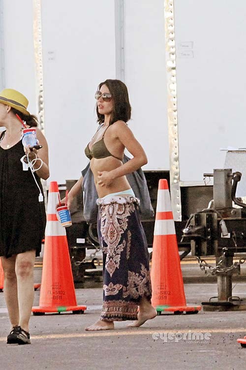 Olivia Munn fucking sexy and hot bikini paparazzi photos on beach #75285784