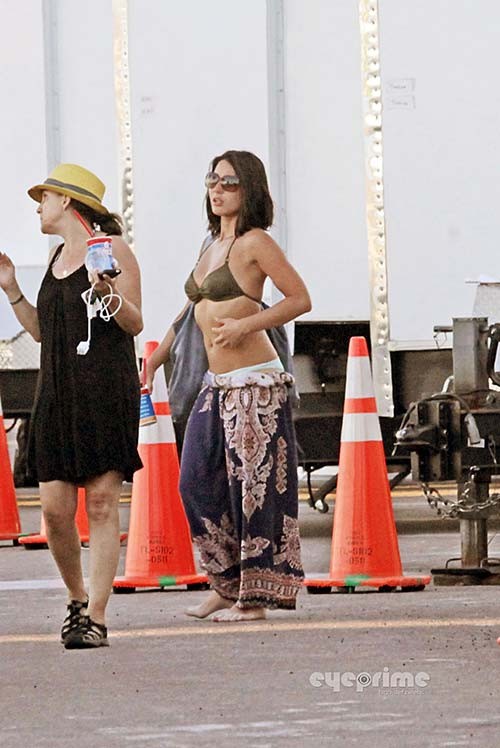 Olivia Munn cazzo sexy e caldo bikini foto paparazzi sulla spiaggia
 #75285811