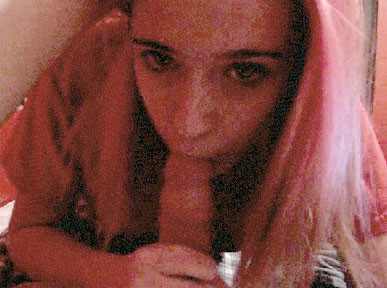 Fotos sucias de un montón de chicas calientes que les encanta practicar una felación en la polla grande y gorda
 #68383627