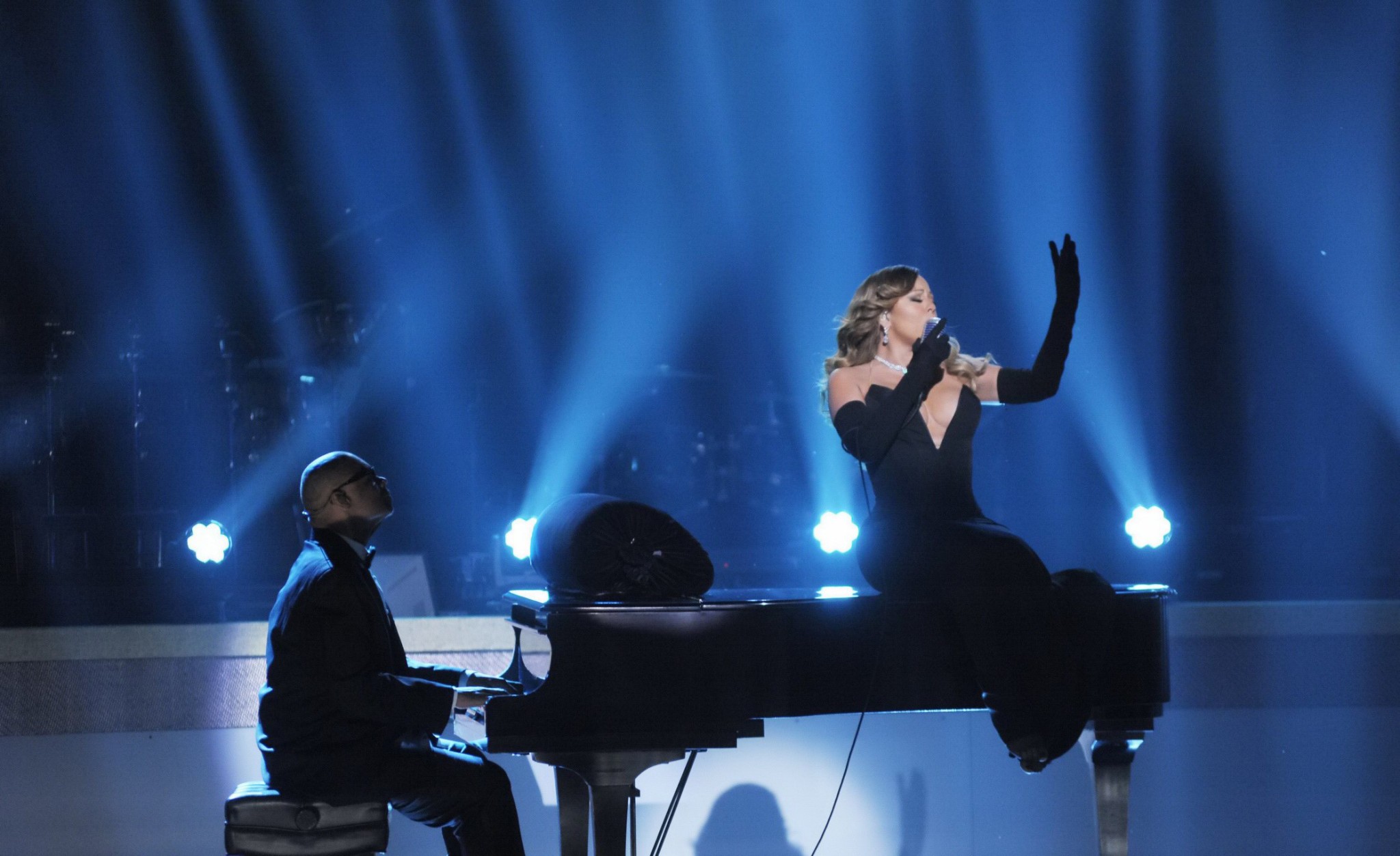 Mariah Carey braless showing huge cleavage in a tight black dress while performs #75205485