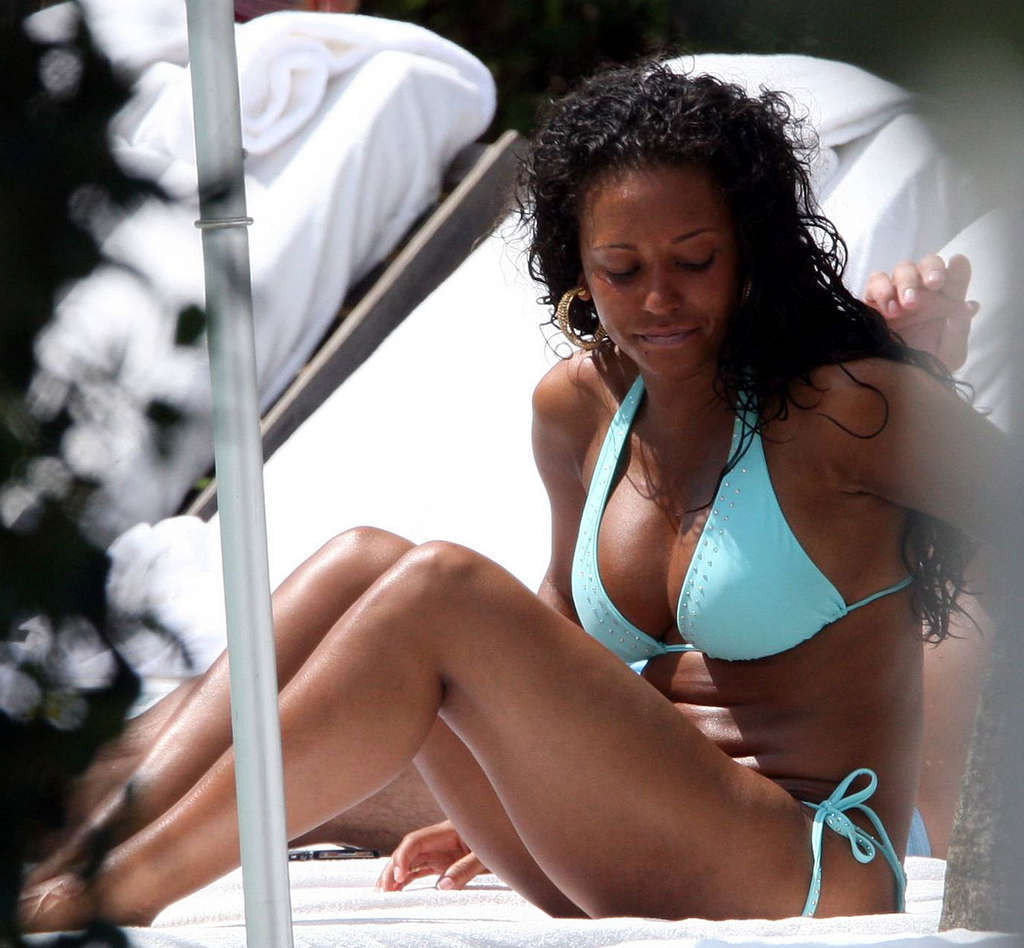 Mel B enjoying on pool and showing huge tits and nice body #75373459