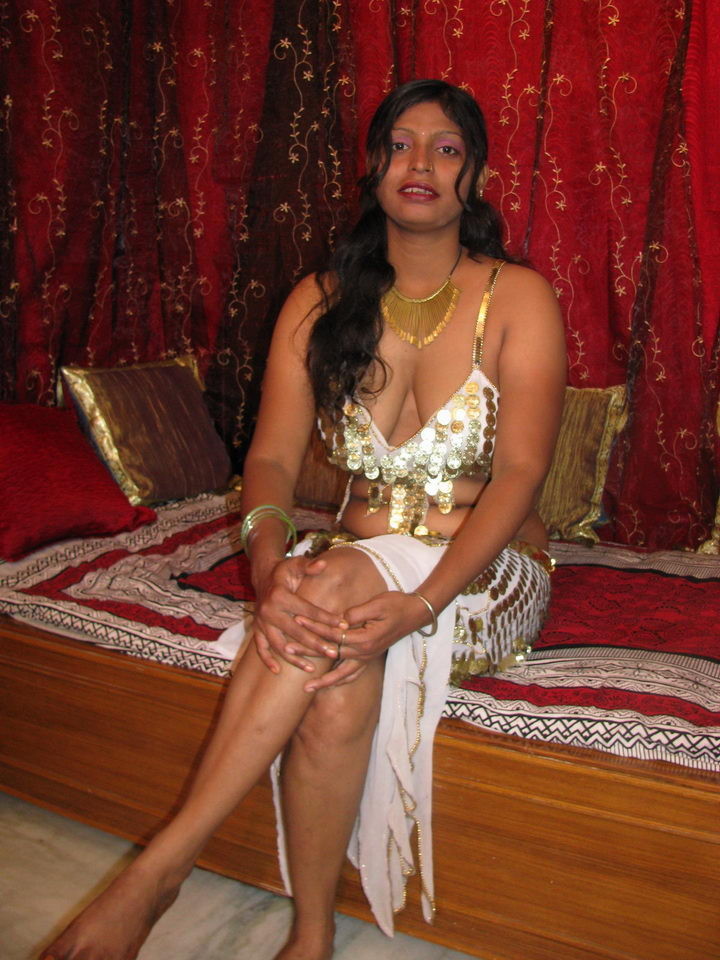 Esposa india caliente
 #77764918