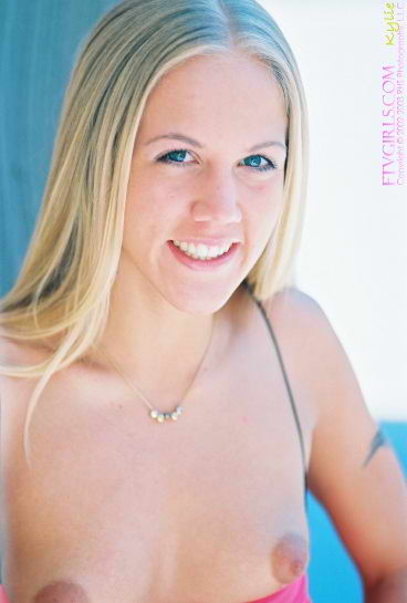 Plonde rosa Kleid Muschi
 #74111783