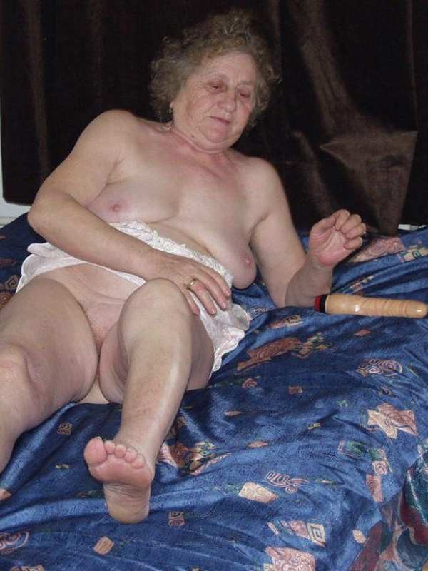 Old granny playing with dildo hard and teasing #77244604