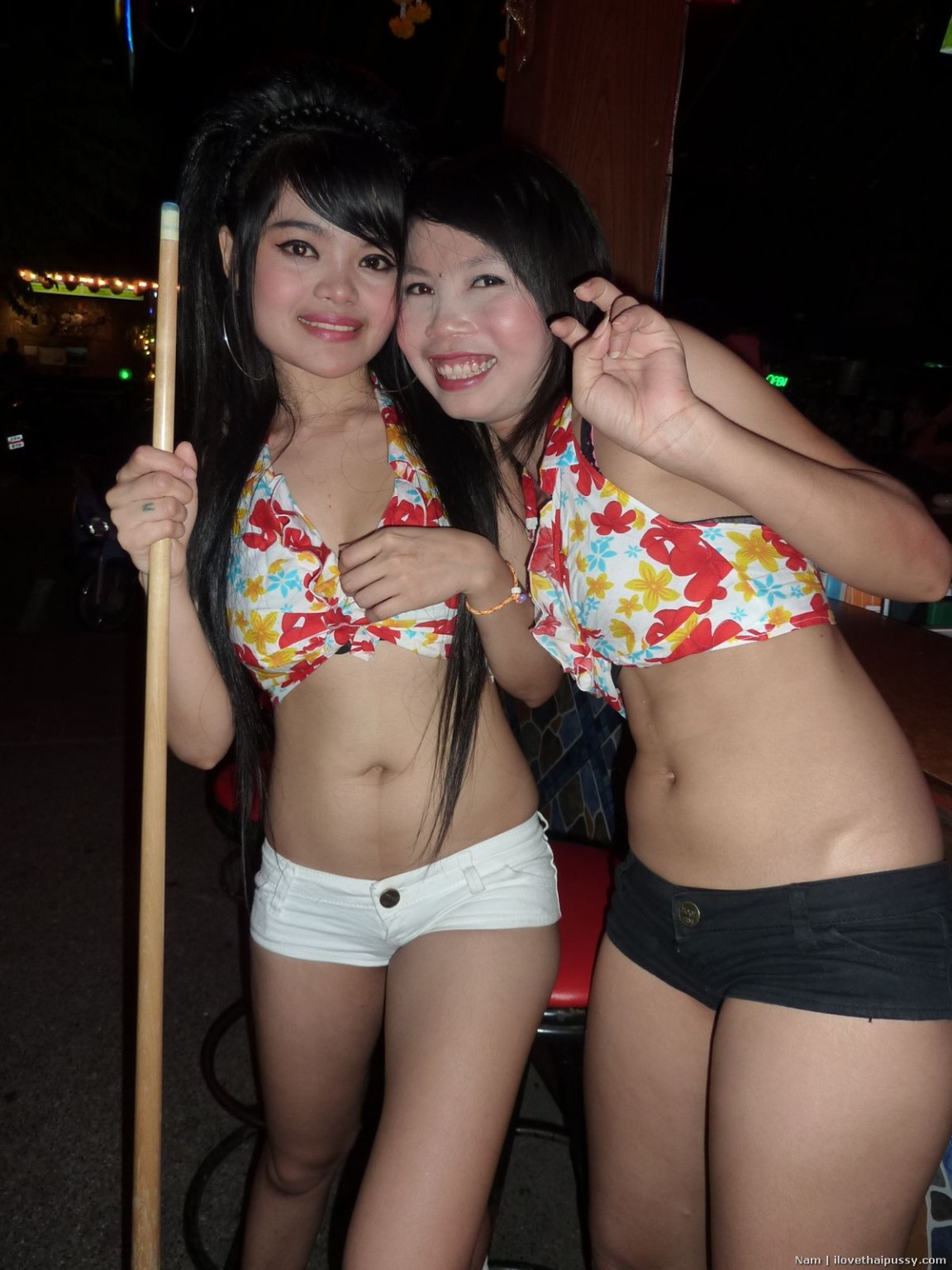 Puttana tailandese del bar della birra penetrata da un turista sessuale arrapato troia asiatica
 #69871449