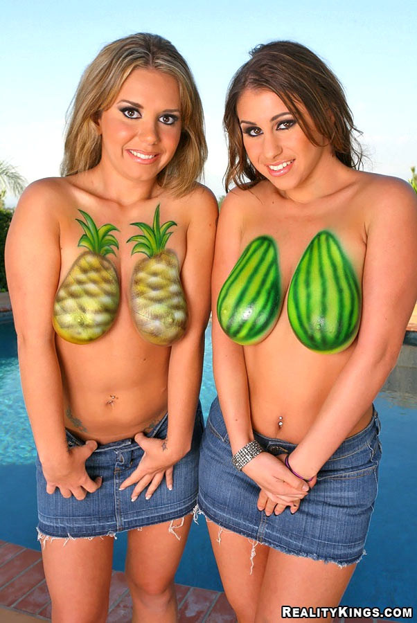 Check out allies erstaunliche Leidenschaft Früchte in diesem Dreier große Titten Bilder
 #74429423