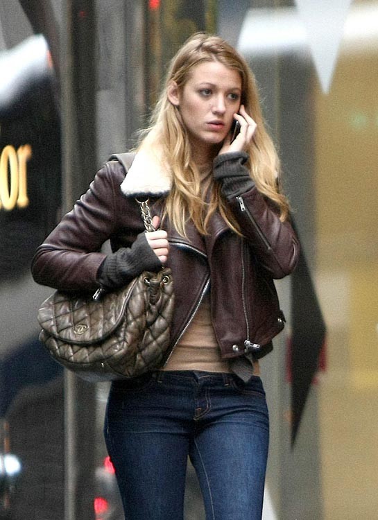 Blake Lively showing sinfully hot butt in bikini #75376008