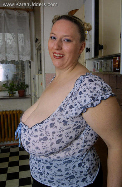 BBW housewife Karen Udders flashing her 36J rack #75576773