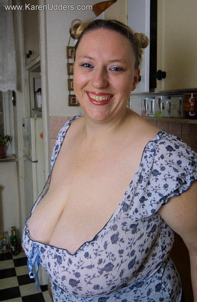 BBW housewife Karen Udders flashing her 36J rack #75576782