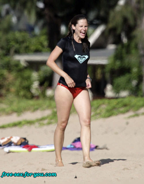 Jennifer Garner zieht sich aus und posiert sexy im Minikleid
 #75427836