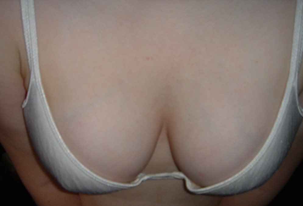 Sexy Strandbabes machen sich nackig
 #77058955