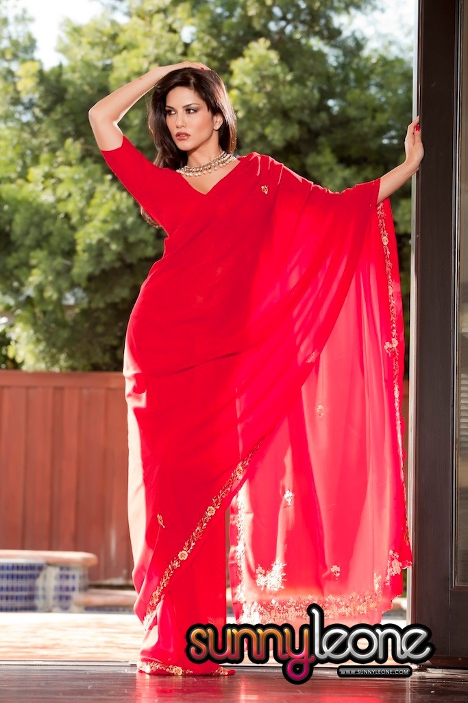 Sexy indisches Babe Sunny Leone hat perfekte natürliche Titten
 #71254874