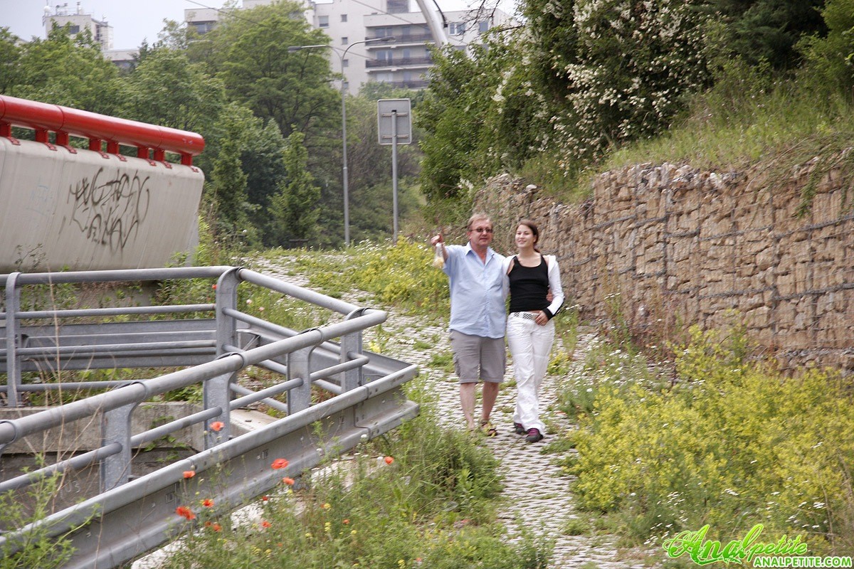 Teen Küken gefickt unter einer Brücke in ihr poophole hardcore
 #67879583