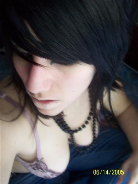 Fotos de chicas emo que se disparan a sí mismas
 #67609066