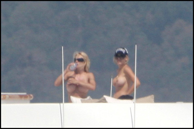 Pamela Anderson paparazzi nude boobs and nude body #75420317