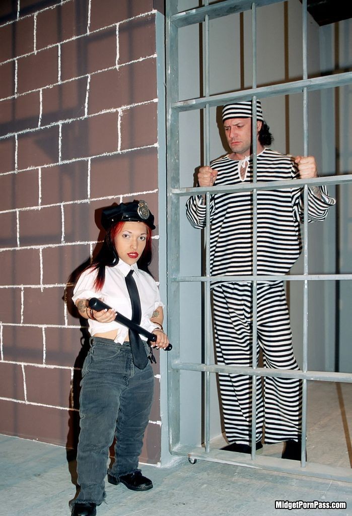 Hardcore midget cop fucking prisoner #73242337