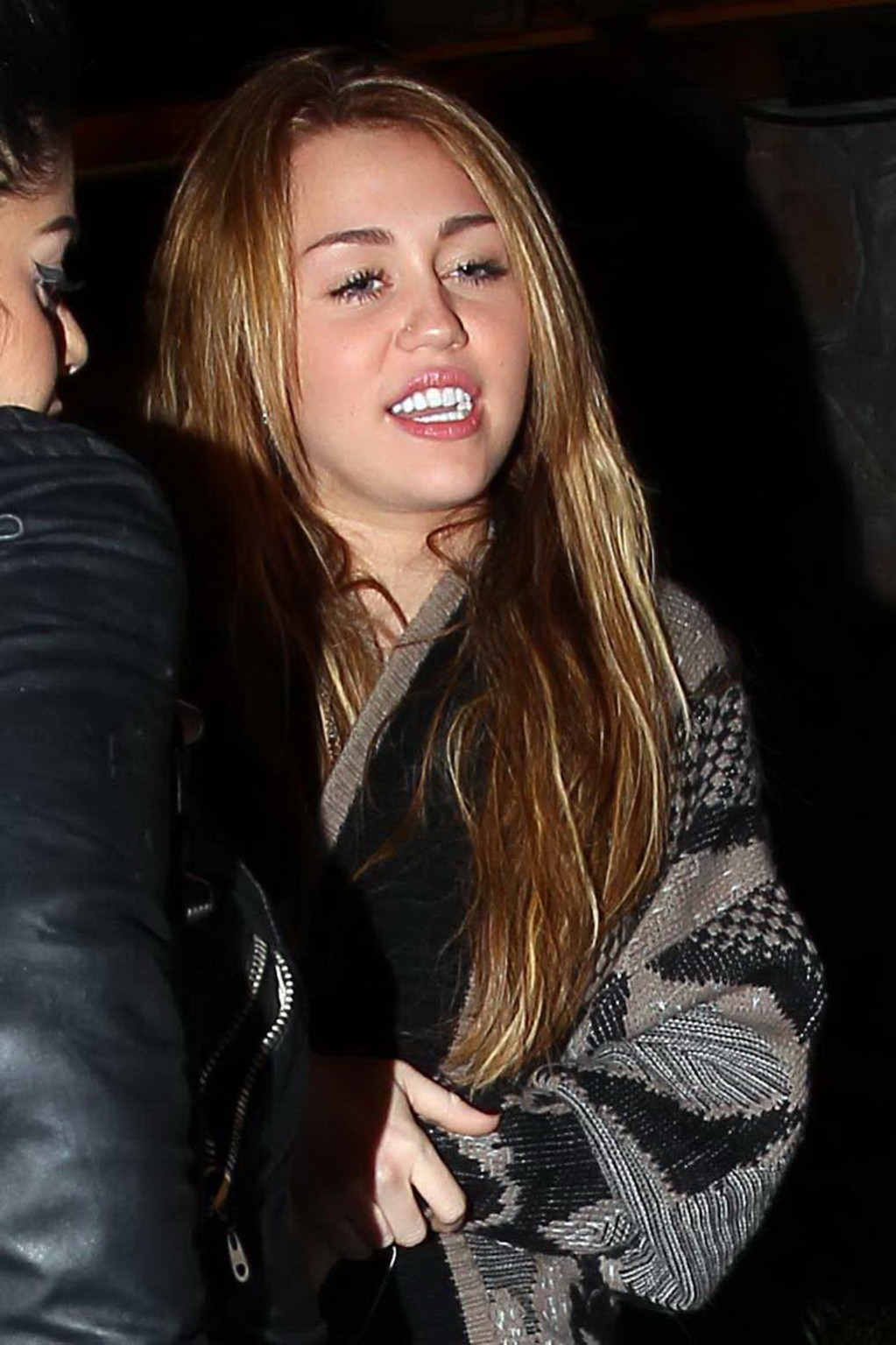 Miley cyrus mostrando su coño tetas en la autofoto realizada en el hotel de madrid
 #75324815