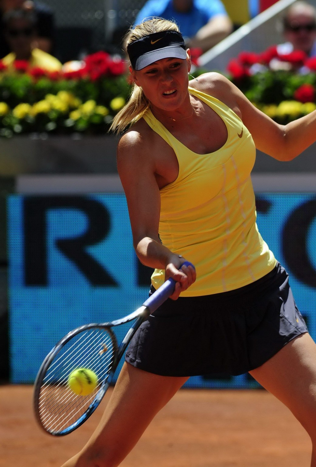 Maria sharapova con falda arriba en el torneo 'madrid masters'
 #75305215