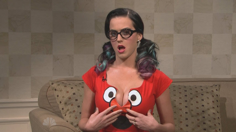 Katy Perry hat ein schönes sexy Dekolleté
 #75331907