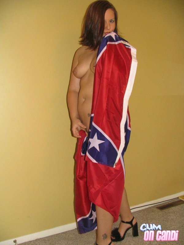 Candi mostrando su orgullo sureño
 #75084164