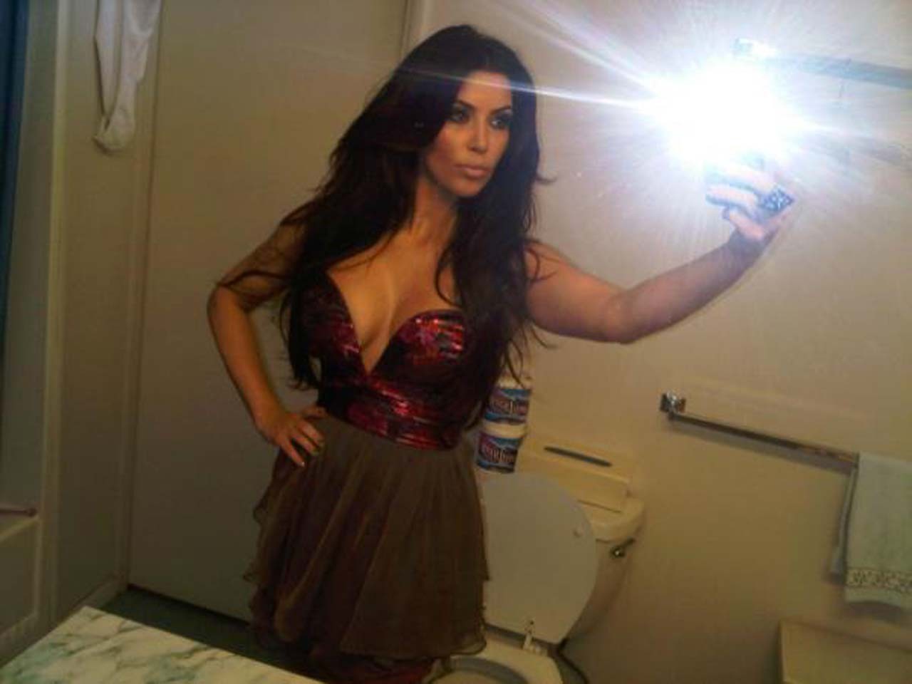Kim Kardashian guardando molto caldo e sexy su foto private
 #75317543