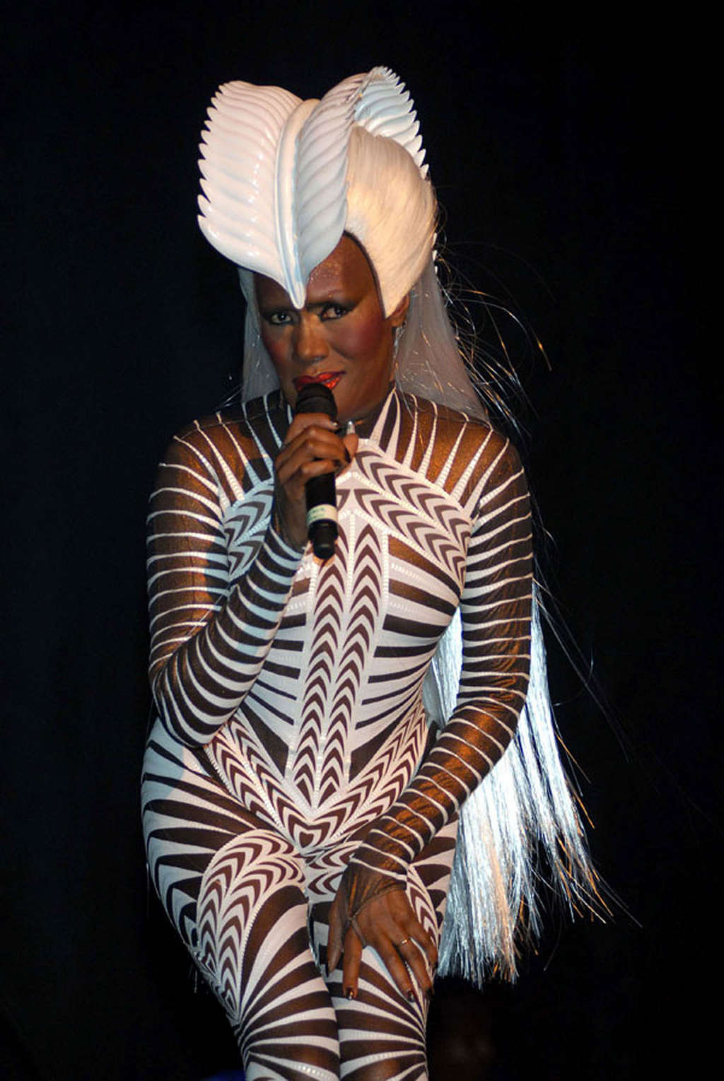 Grace Jones tits slip and upskirt on stage paparazzi pictures #75359715