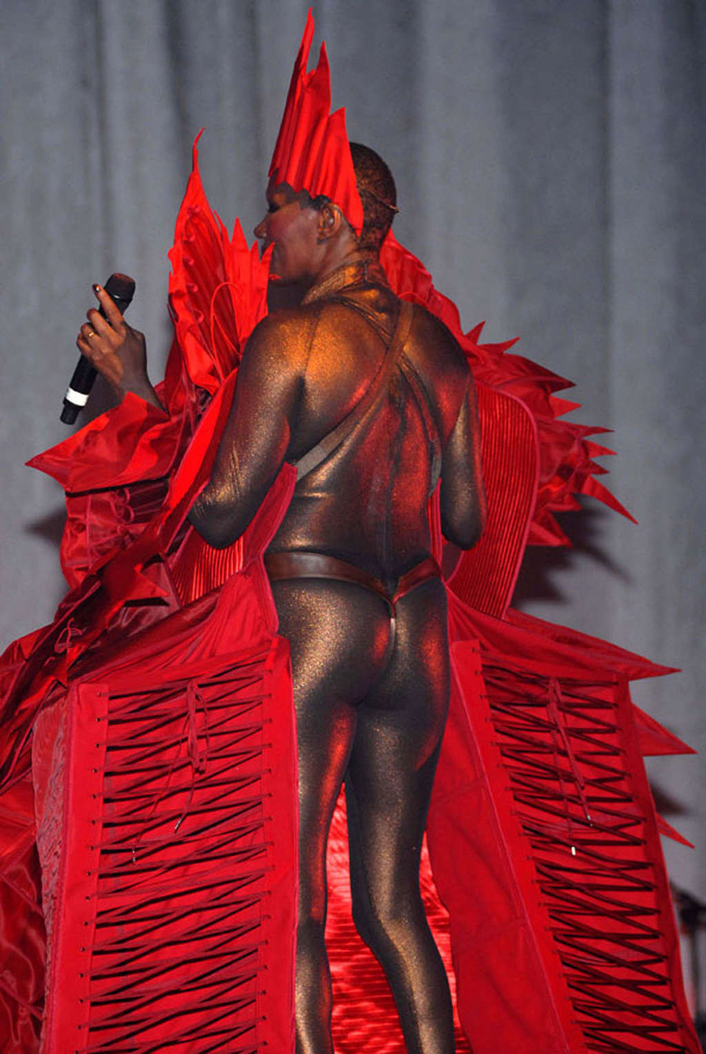 Grace Jones tits slip and upskirt on stage paparazzi pictures #75359763