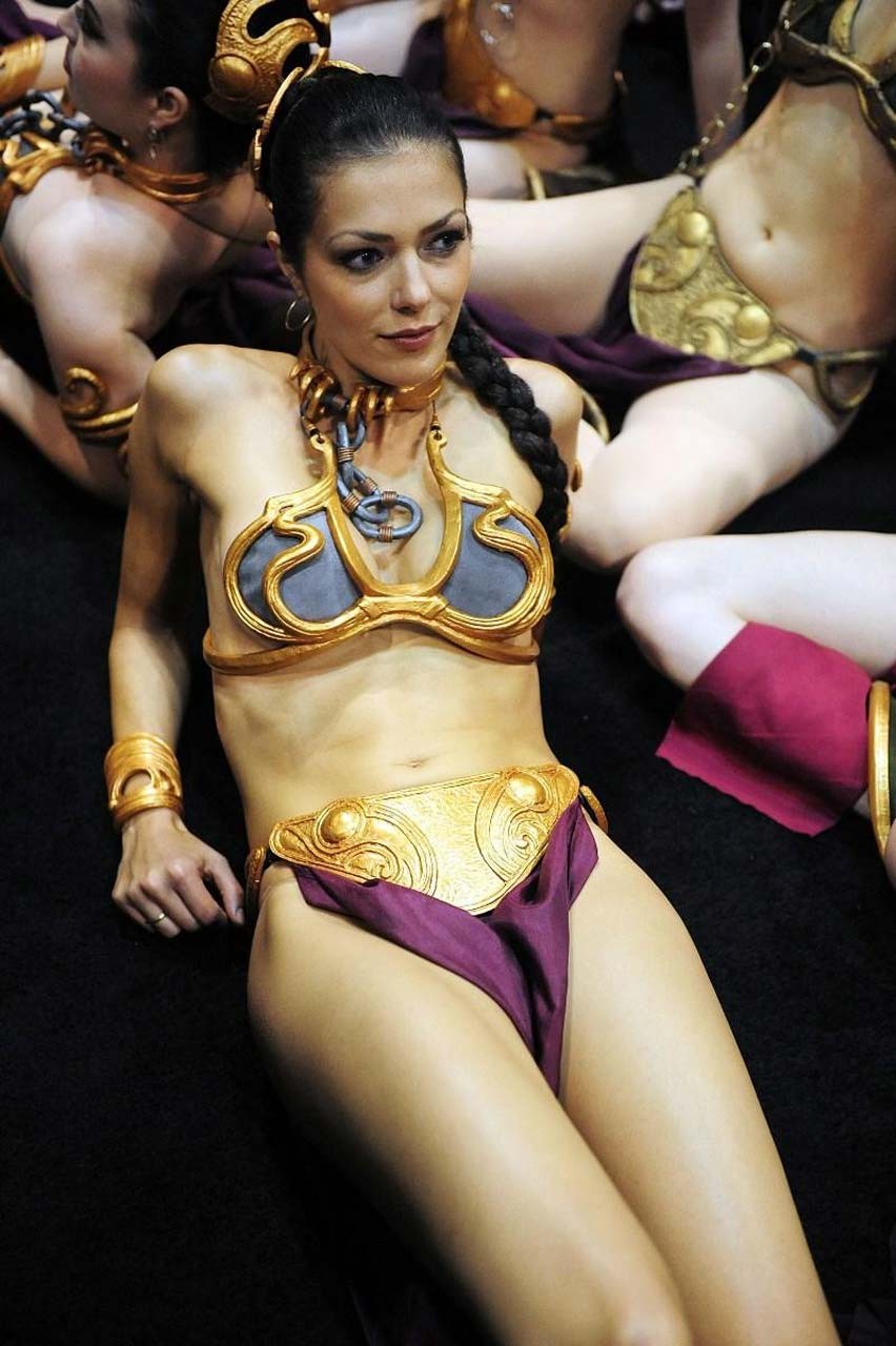 Adrianne Curry flashing her nipple and posing all nude on table #75320632