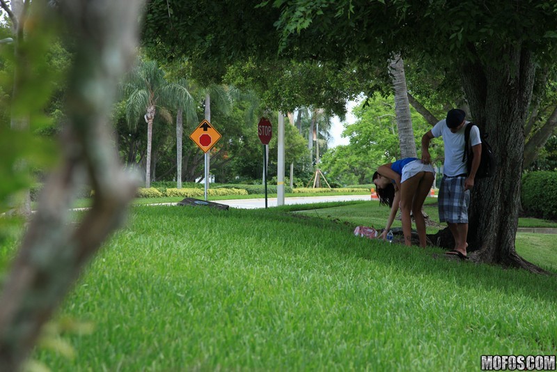 Colegiala cachonda follada y corrida al aire libre
 #75874472