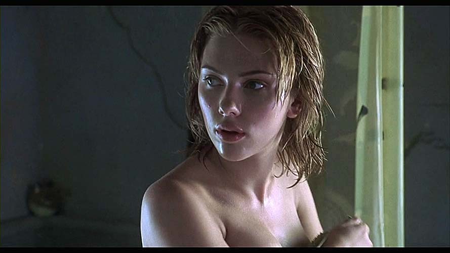 Scarlett johansson exponiendo su cuerpo totalmente desnudo y sus enormes tetas
 #75284143