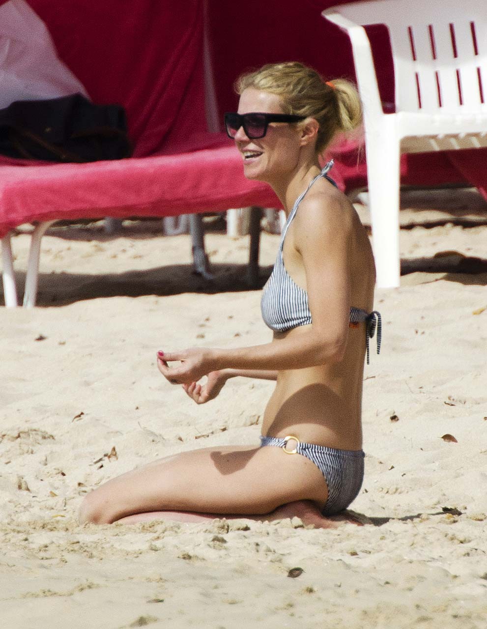 Gwyneth Paltrow exposing sexy body and hot ass in bikini on beach #75317048