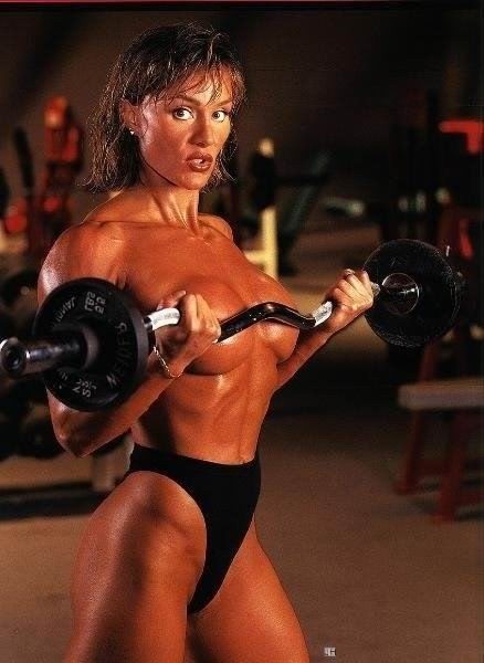 Sexy donne bodybuilders con muscoli enormi
 #71008637