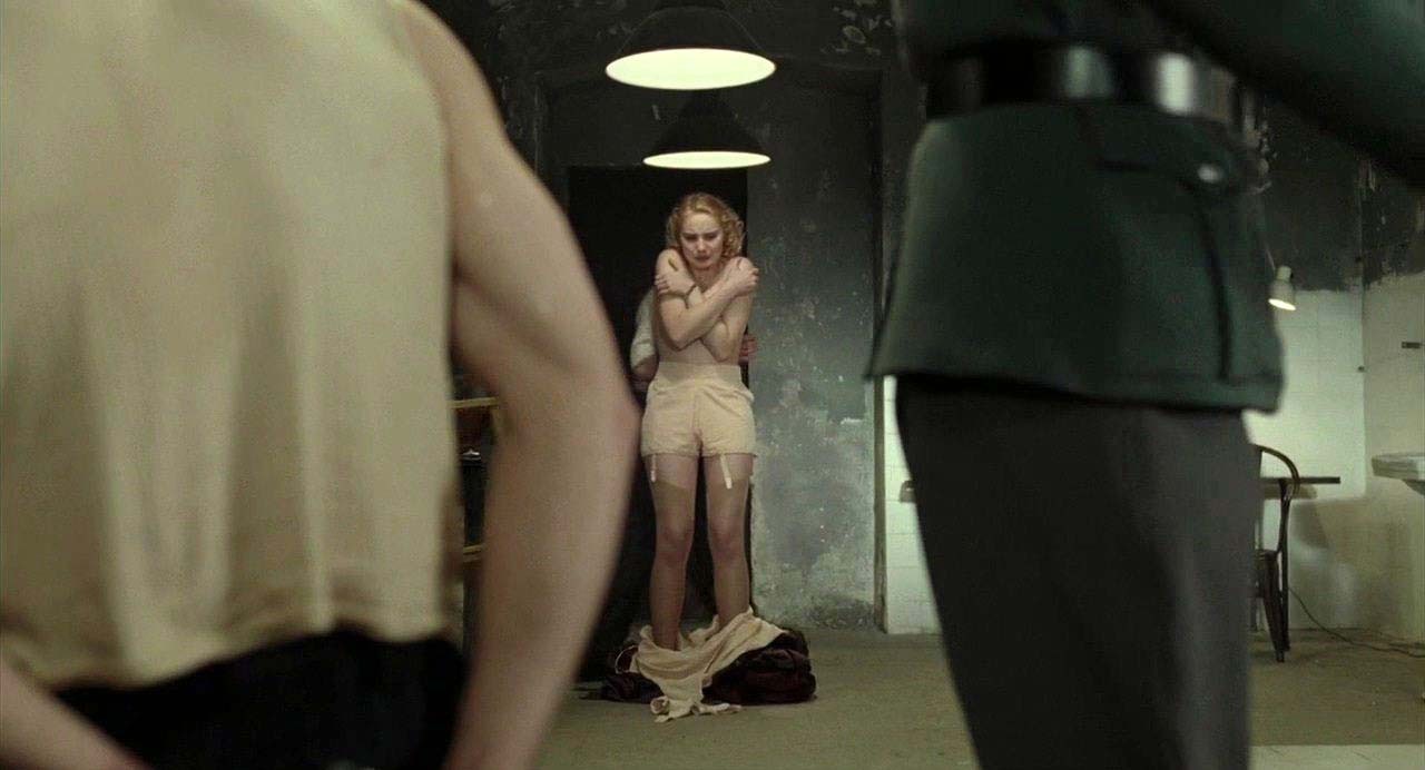 Deborah francois mostrando sus grandes tetas y follando duro
 #75323797