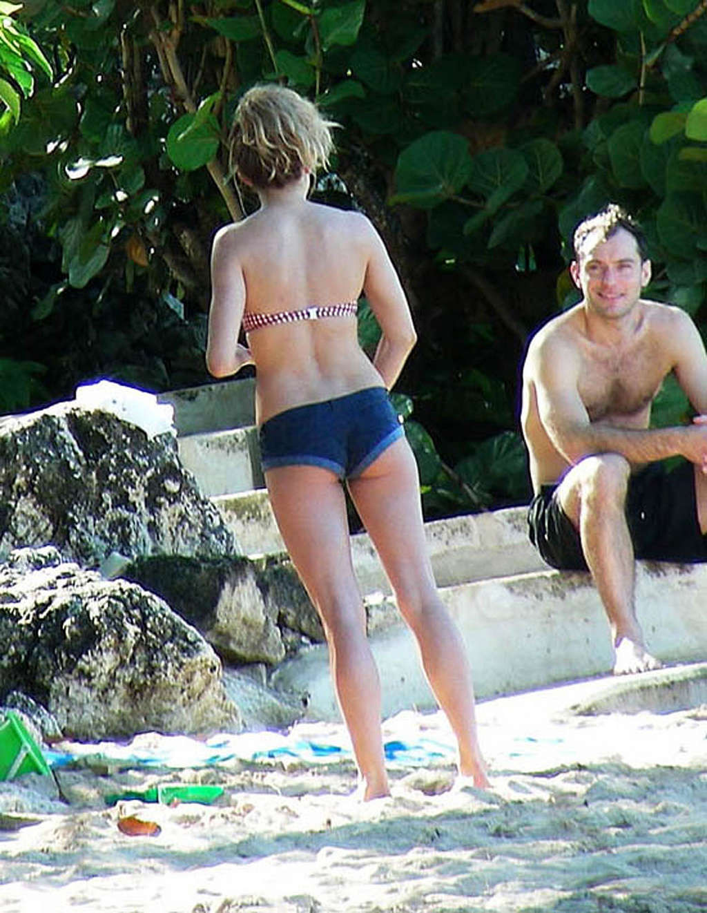 Sienna Miller showing hot body and sexy ass pose in bikini #75366546