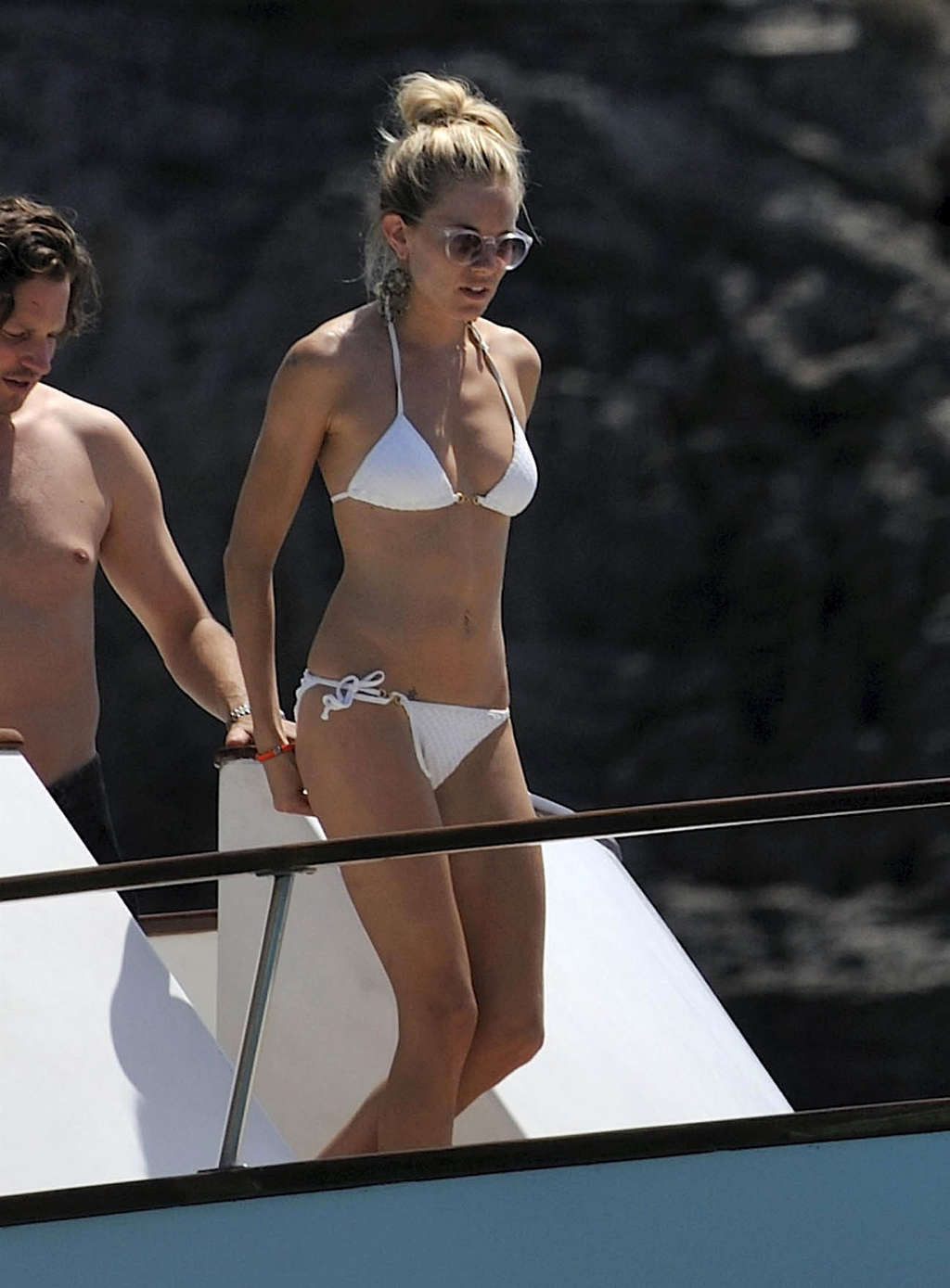 Sienna Miller showing hot body and sexy ass pose in bikini #75366643