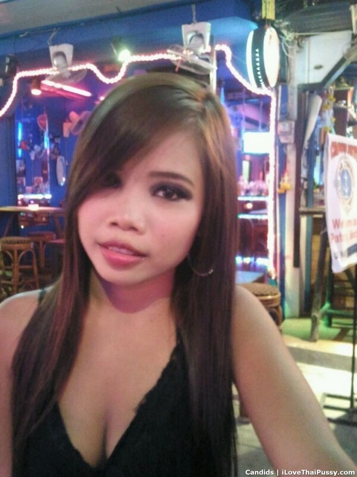 Un touriste sexuel baise une pute thaïlandaise sans préservatif et une prostituée asiatique.
 #67906244