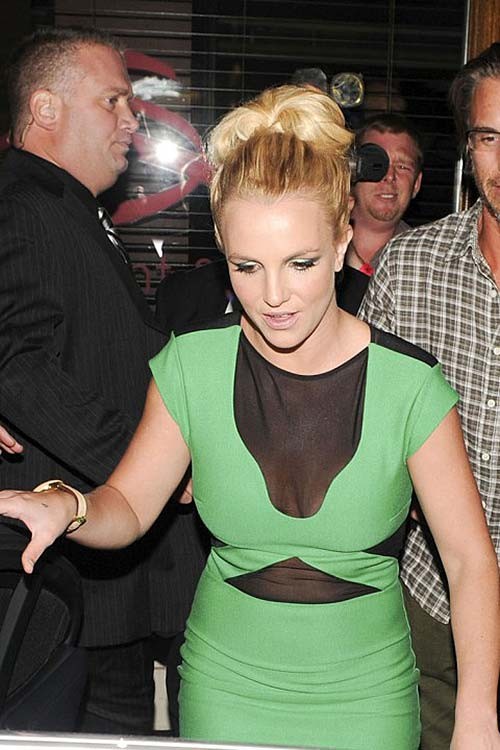 Britney spears follando sexy y caliente upskirt y ver a través de fotos de paparazzi
 #75287652