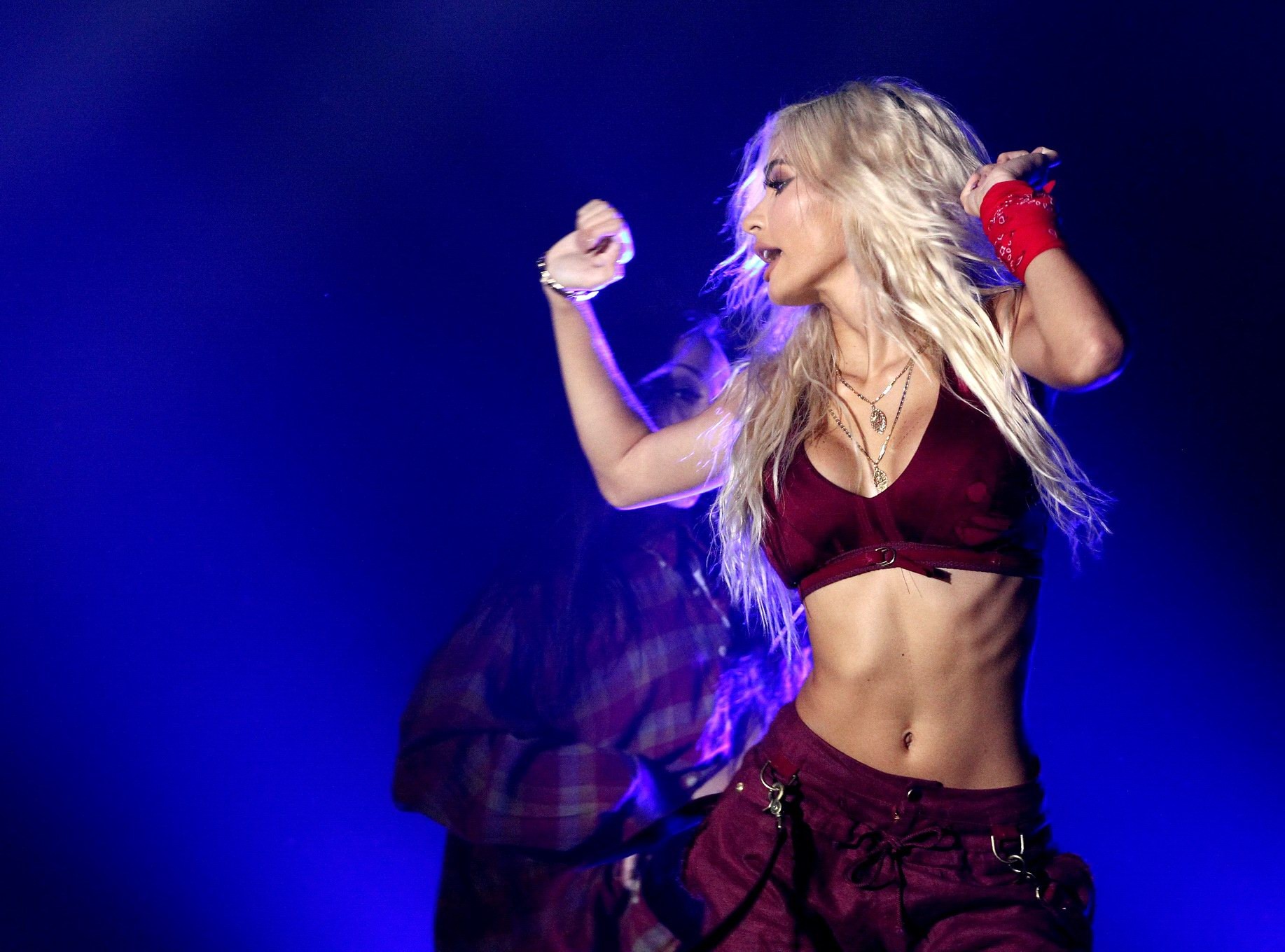Pia Mia Perez shows huge cleavage while performing #75154453