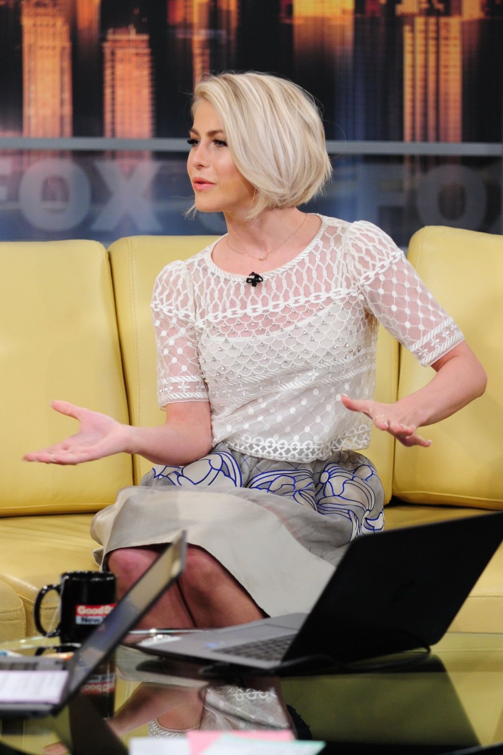 Julianne hough con un top transparente y una falda corta en los estudios de goo
 #75173851