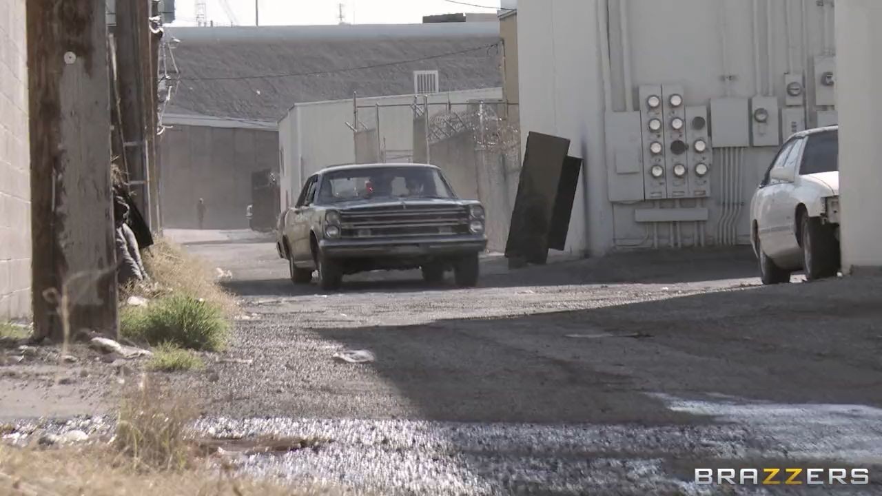 Gia dimarco recibe un masaje con polla
 #78346635