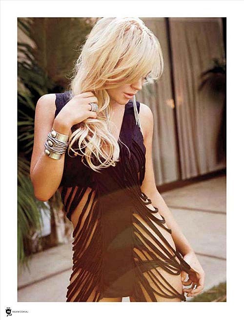 Lindsay Lohan pose en lingerie sexy pour un magazine.
 #75277831