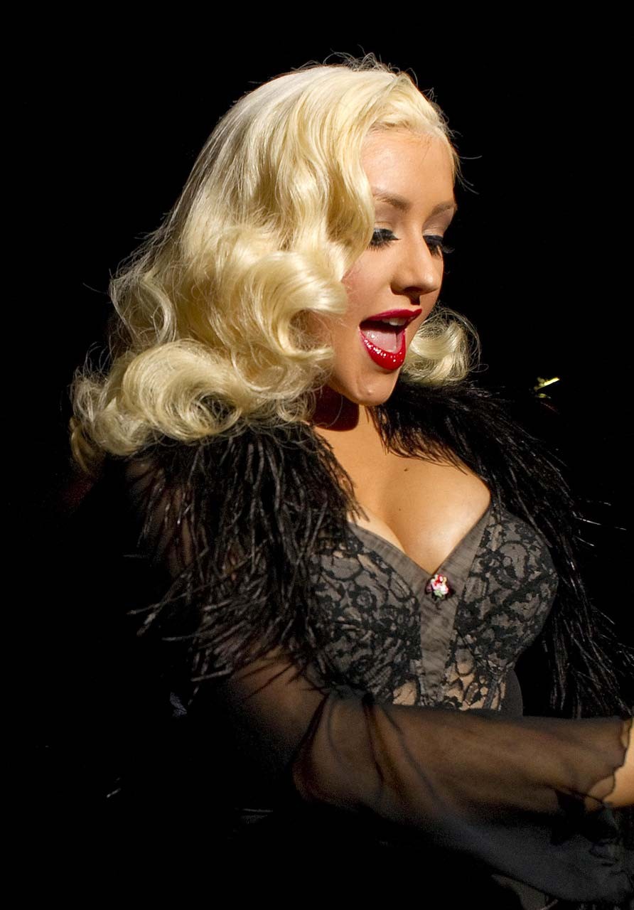 Christina Aguilera esponendo cazzo di corpo sexy e mega scissione
 #75307299