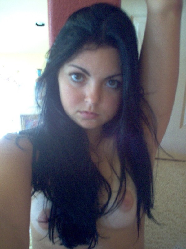 Autofotos de jóvenes seductoras
 #77086345