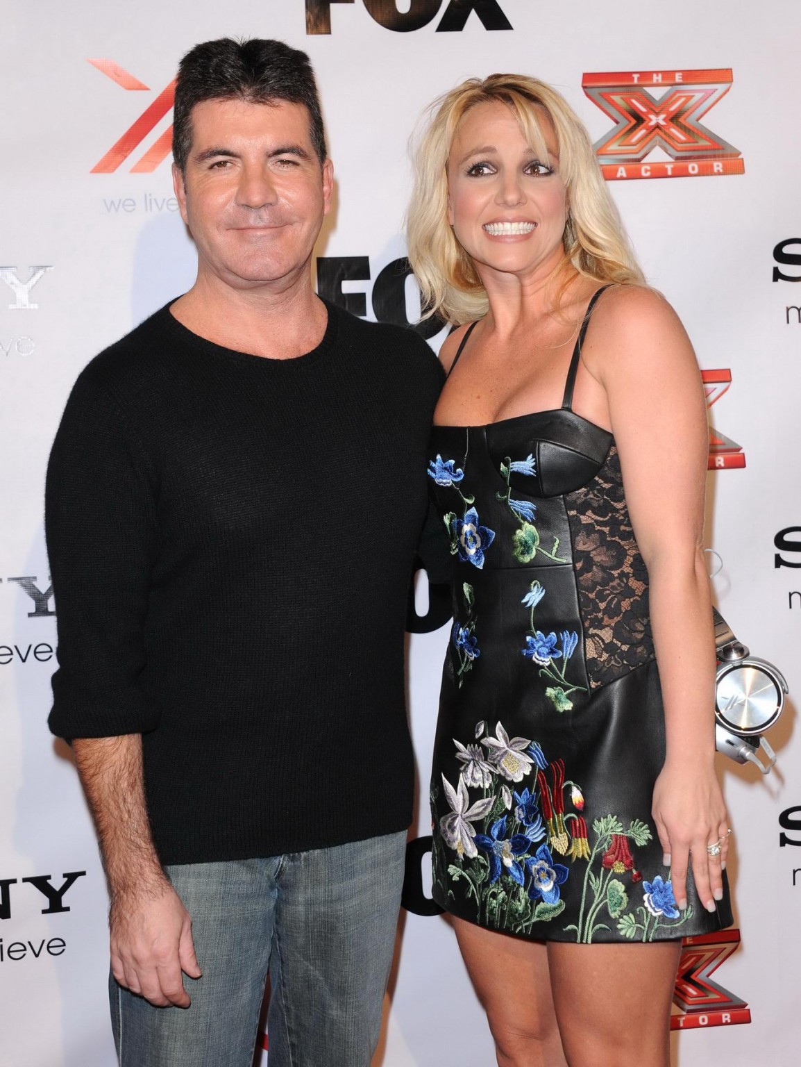 Britney spears vollbusig und langbeinig im tief ausgeschnittenen Minikleid beim X Factor Viewing Par
 #75246766