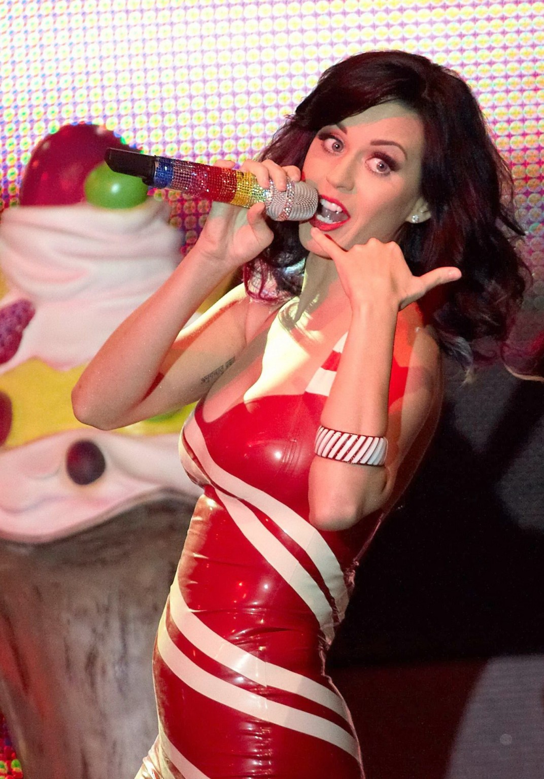 Katy Perry shows huge cleavage in little latex dress performing in Vienna #75330341