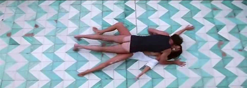 Alba parietti exponiendo sus bonitas tetas y follando en escena de película desnuda
 #75337598