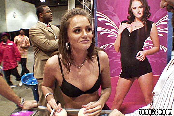 Sexy Tori Black goes to the AVN Awards and meets pornstars.